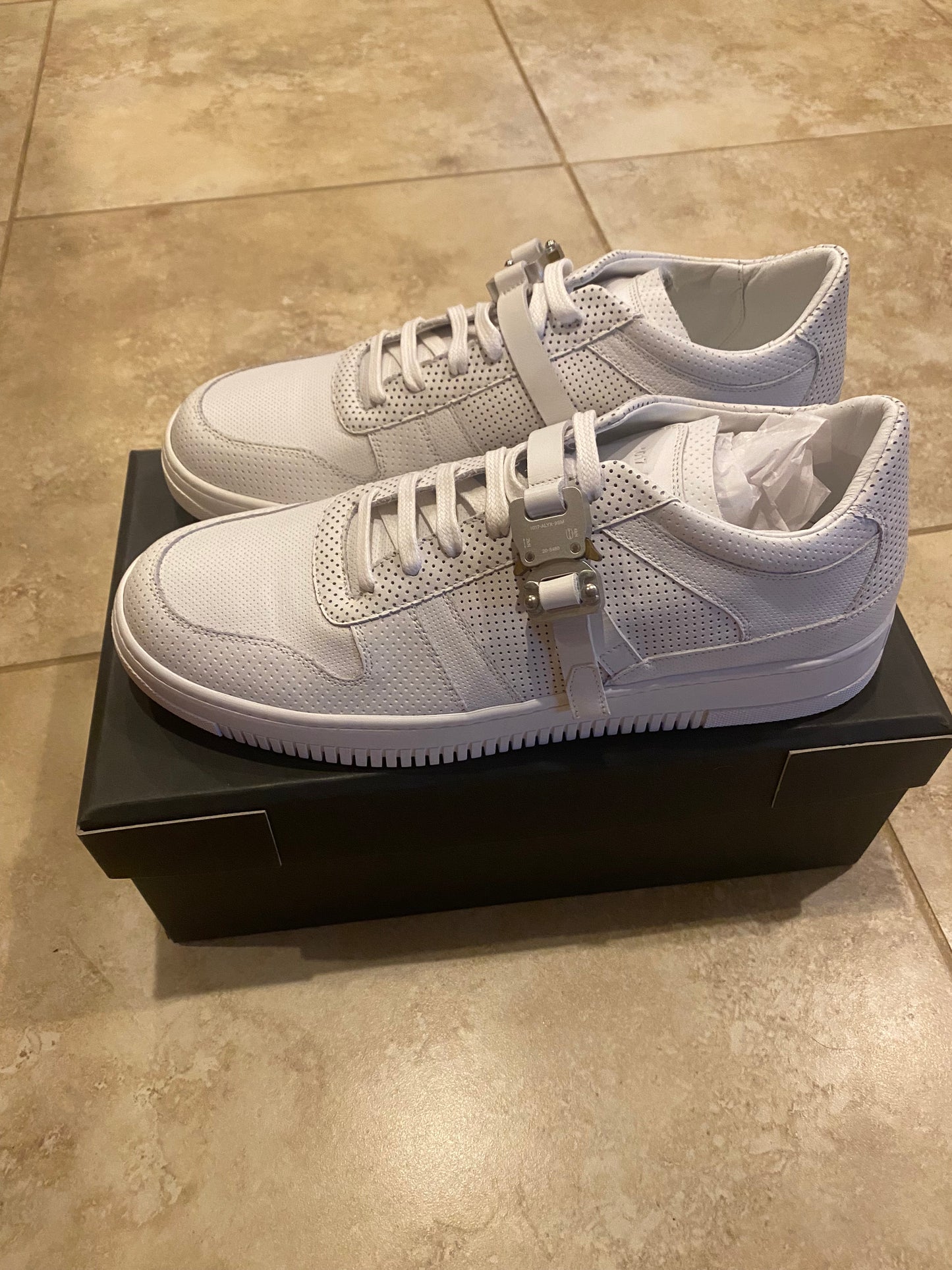 1017 Alyx 9SM Buckle Low top shoes