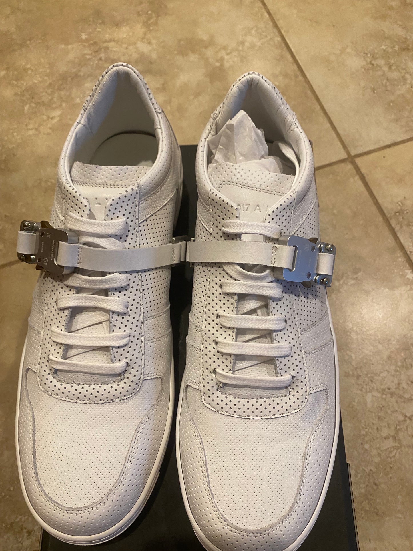 1017 Alyx 9SM Buckle Low top shoes