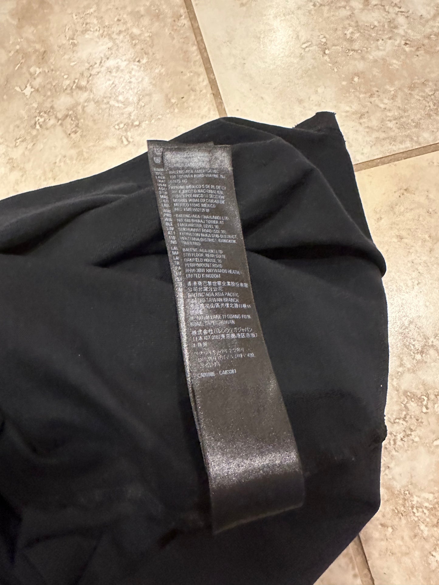 Balenciaga "Be Different" Tee