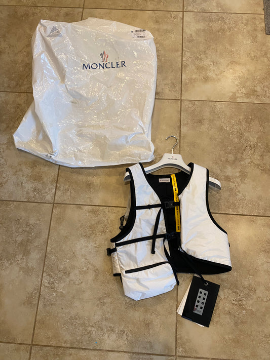 1017 Alyx 9SM Moncler Hand warmer Vest